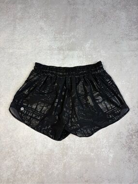 Lululemon Hotty Hot Short II In 20 YR Manifesto Foil Black Black